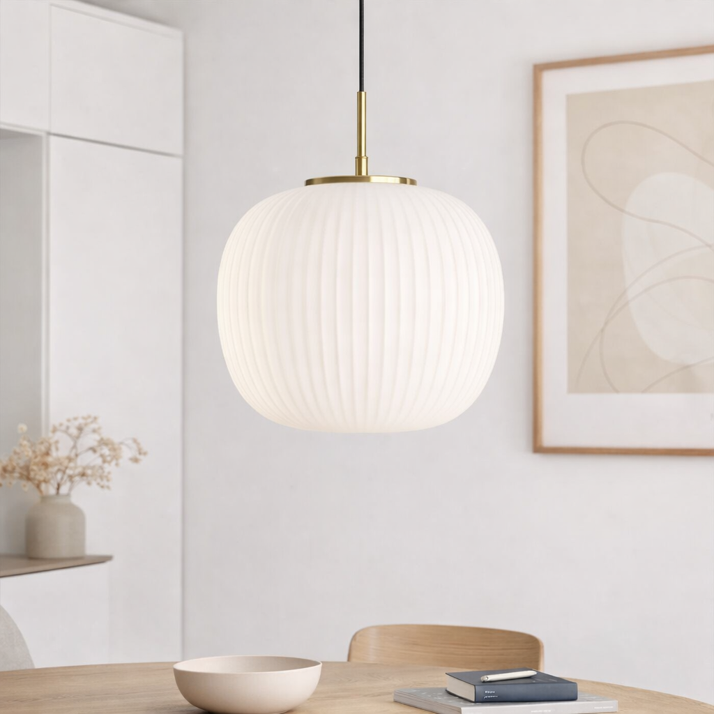 Hübsch Závěsná lampa, kulatá skleněná s mosazným upevněním