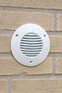 Bílá kulatá vnější nástěnná mřížka pro ventilátory ICON60