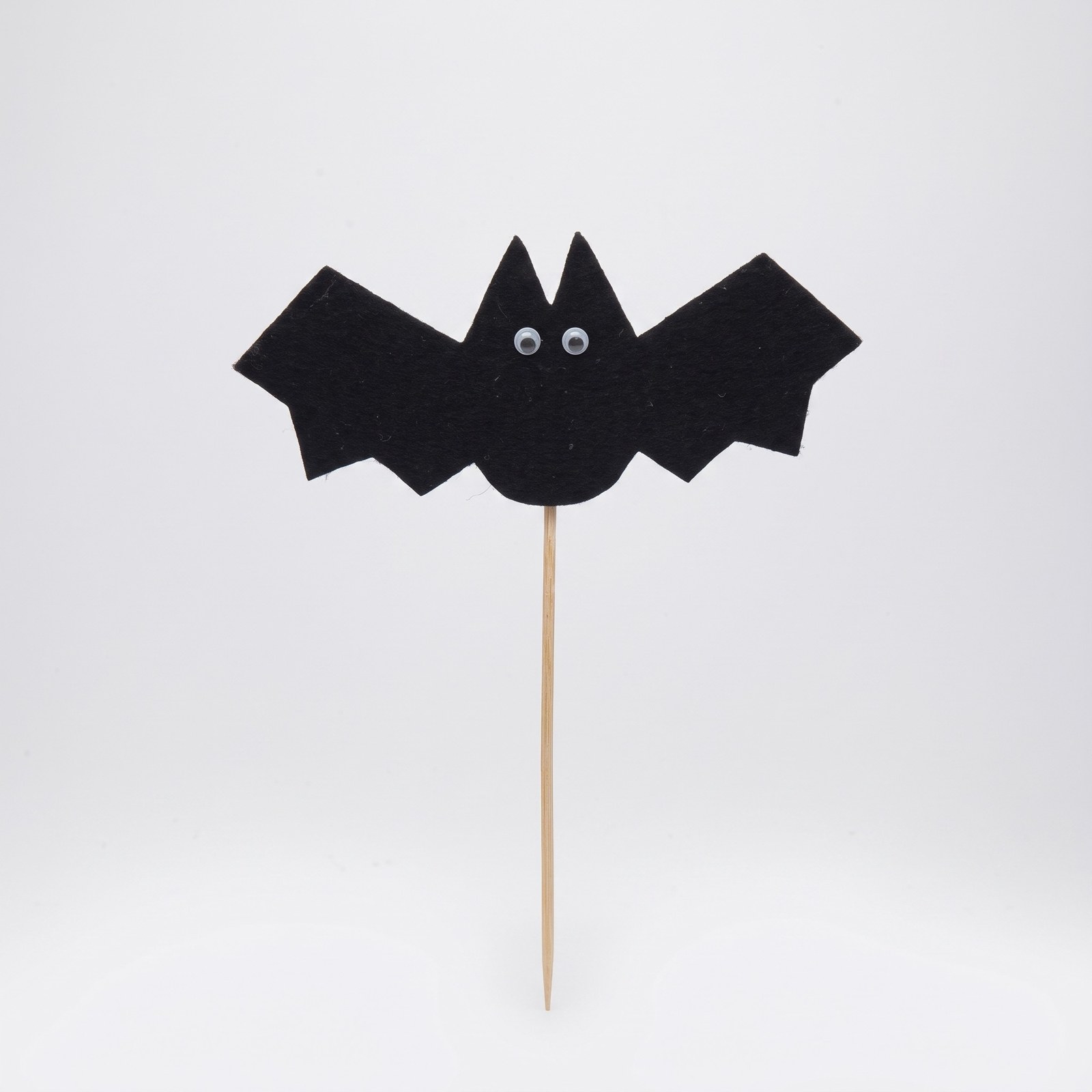 Zápich velký netopýr z plsti 22,5 cm – halloweenská dekorace, 1 ks